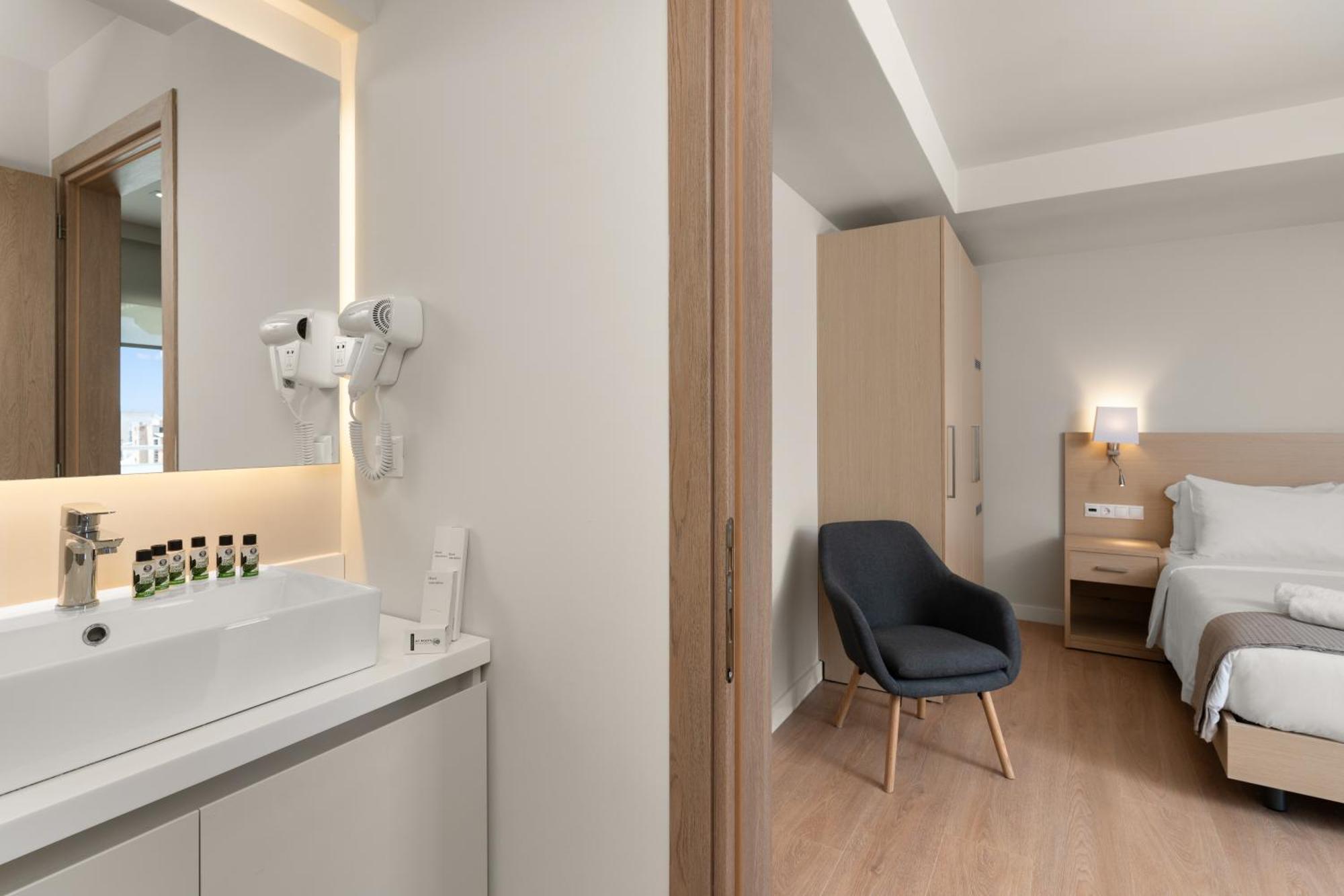 Gallery Port 4* Piraeus